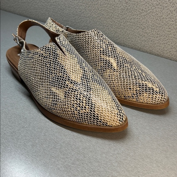 Yellow Box Freedah Mule Leather Snakeskin Look Flat  Shoes Women’s 8 NWOT - Picture 2 of 12